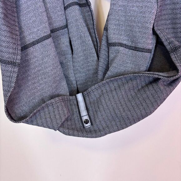 Lululemon Black and Grey Herringbone Snap Button Infinity Scarf - Picture 3 of 4